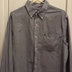 Men’s button down blue and white stripes shirt
